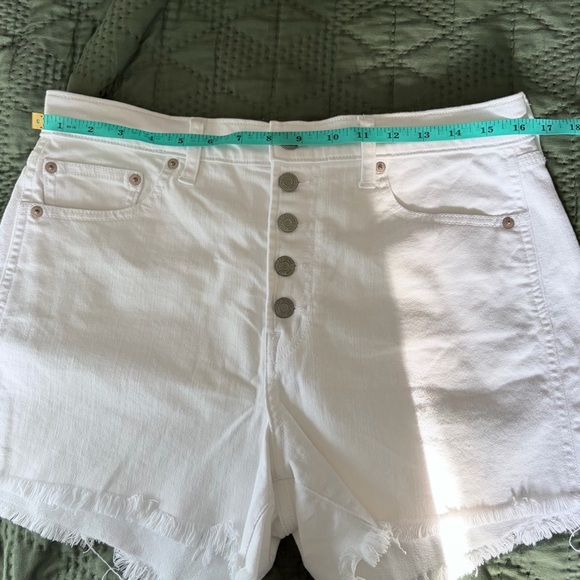 GAP White Button-Fly Jean Shorts - Picture 4 of 5